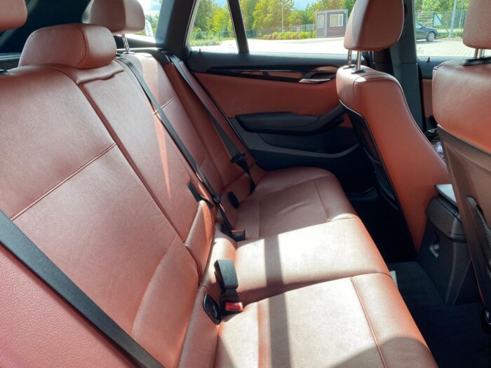 BMW X1 xDrive 23d Steptronic "X Line" - Image 8