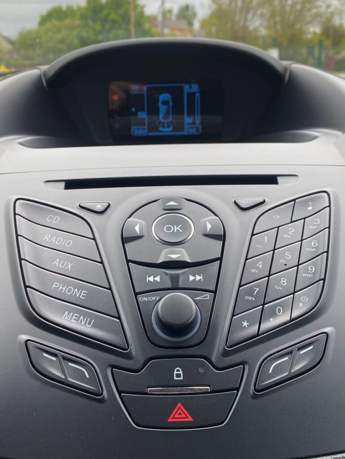 Ford Kuga 2,0 TDCI 4x4 Powershift "Titanium" - Image 27