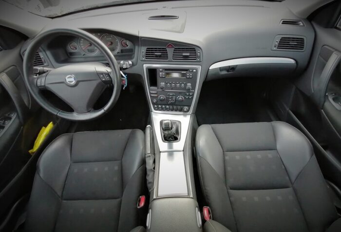 Volvo S60 2,4 D5 "Momentum" - Image 24