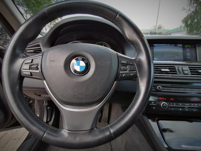 BMW 530d Steptronic - Image 19