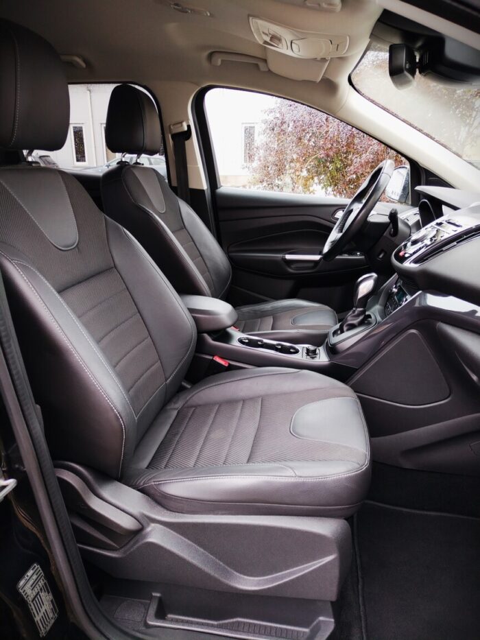 Ford Kuga 2,0 TDCI PowerShift "Titanium" - Image 24