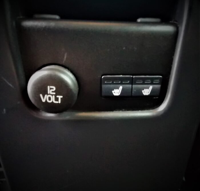 Volvo XC60 2,4 D5 AWD - Image 25