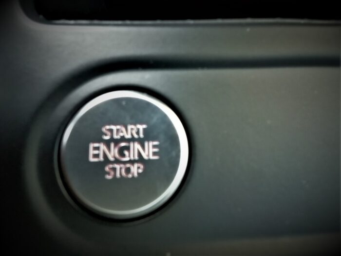 VW Tiguan 2,0 TDI 4Motion "Sport & Style" - Image 24