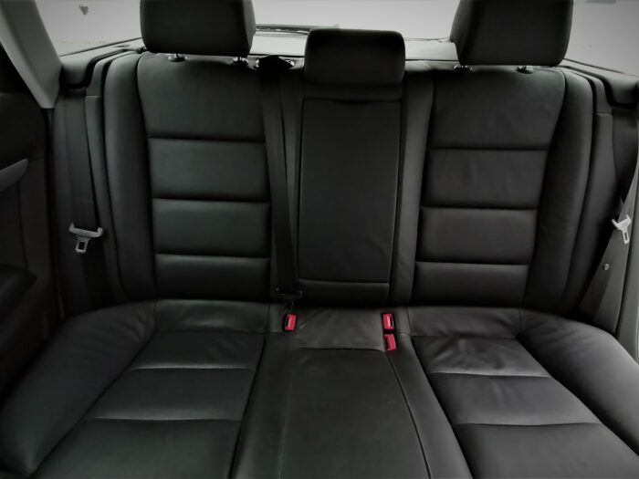 Audi A6 Avant 2,0 TDI - Image 11