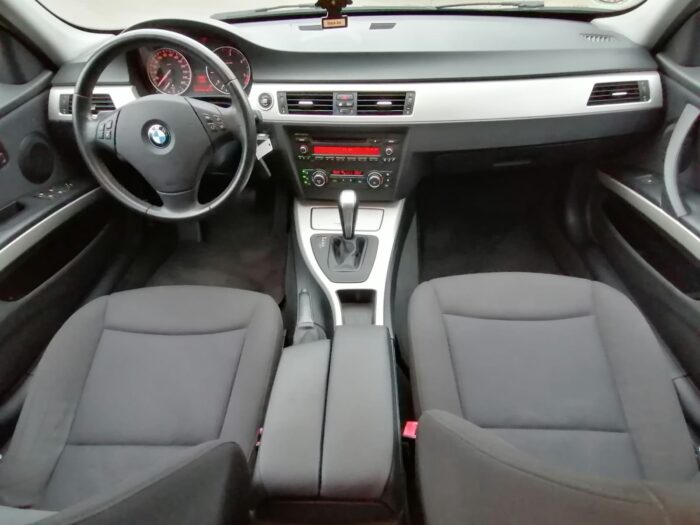 22-3 BMW 320 d Touring Steptronic - Image 4