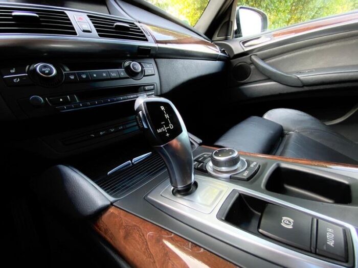 23-1 BMW X6 40d - Image 26