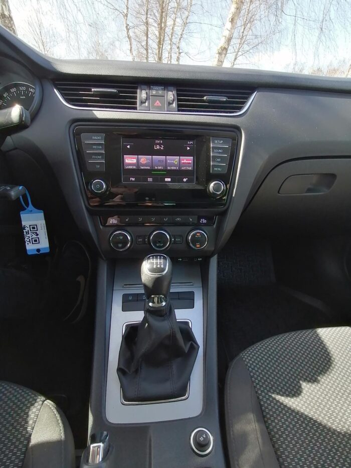 Skoda Octavia Combi 2,0 TDI Green tec "Ambition" - Image 10