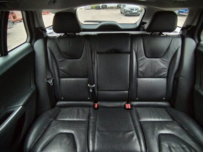 Volvo V60 2,4 D5 Geartronic "Summum" - Image 26