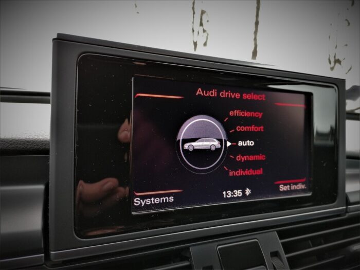 Audi A6 Avant 3,0 TDI quattro S-tronic - Image 24
