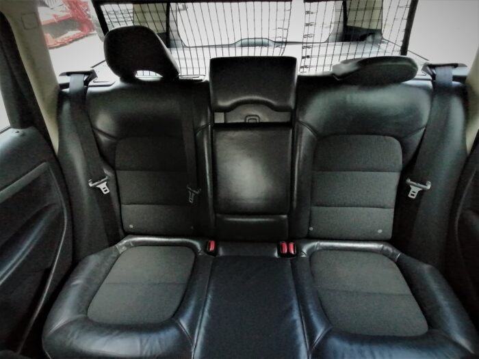 Volvo V70 2.4 Momentum - Image 25