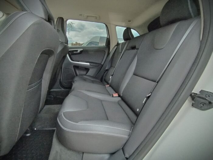 Volvo XC60 AWD 2,4 Diesel Geartronic ,,Momentum " - Image 20