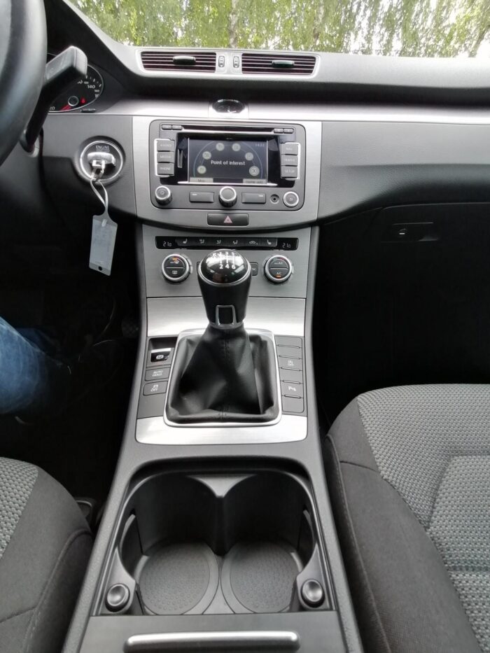 VW Passat Variant 2,0 TDI "Comfortline" - Image 42