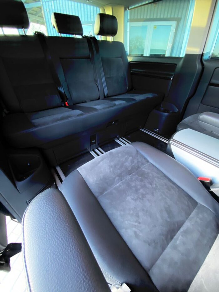 VW T5 Multivan 2,0 TDI 4Motion Automatik "Highline" - Image 27
