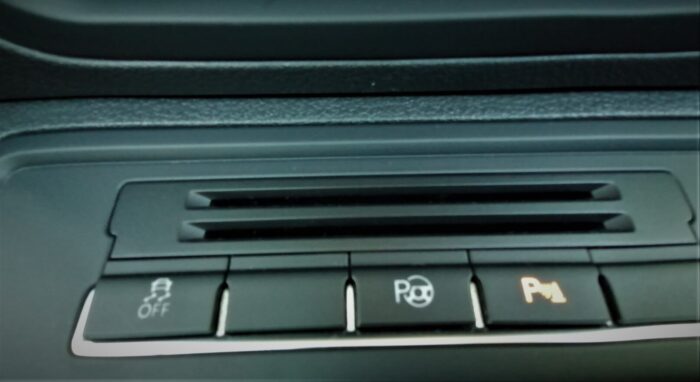 VW Tiguan 2,0 TDI 4Motion "Sport & Style" - Image 26