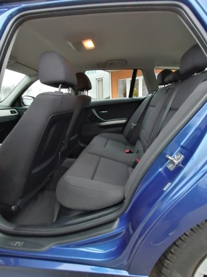 24-3 BMW 320 d Touring Steptronic - Image 3