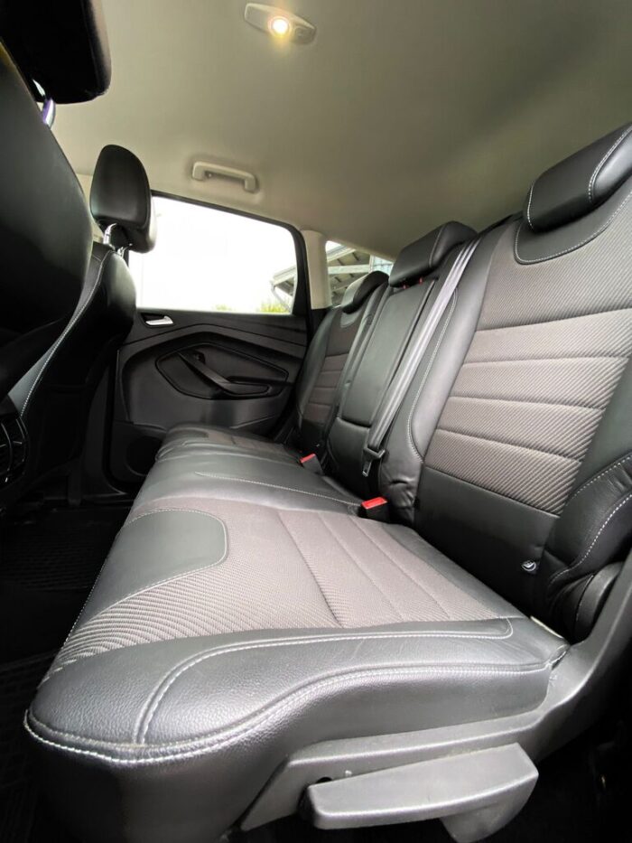 Ford Kuga 2,0 TDCI 4x4 Powershift "Titanium" - Image 31