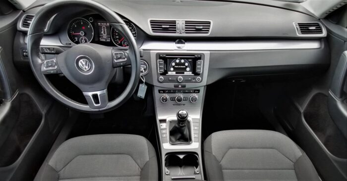 VW Passat Variant 2,0 TDI "Comfortline" - Image 11