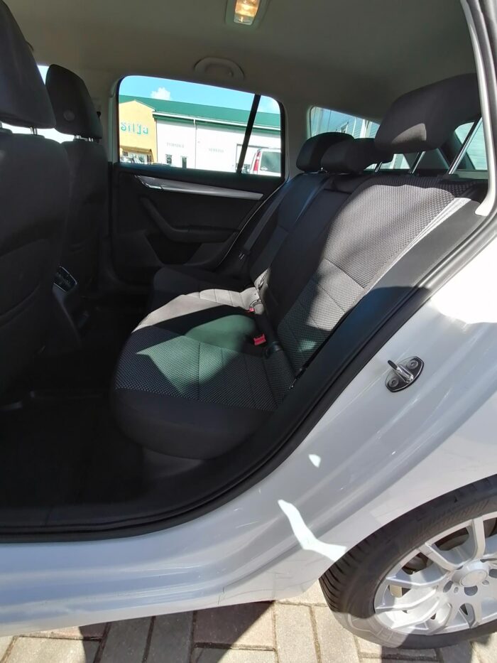Skoda Octavia Combi 2,0 TDI Green tec "Ambition" - Image 11