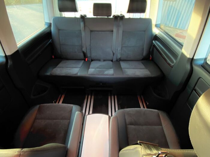 VW T5 Multivan 2,0 TDI 4Motion Automatik "Highline" - Image 29