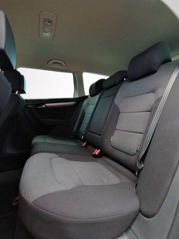 VW Passat Variant 2,0 TDI "Comfortline" - Image 12