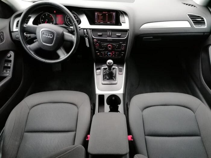 Audi A4 Avant 2,0 TDI - Image 8