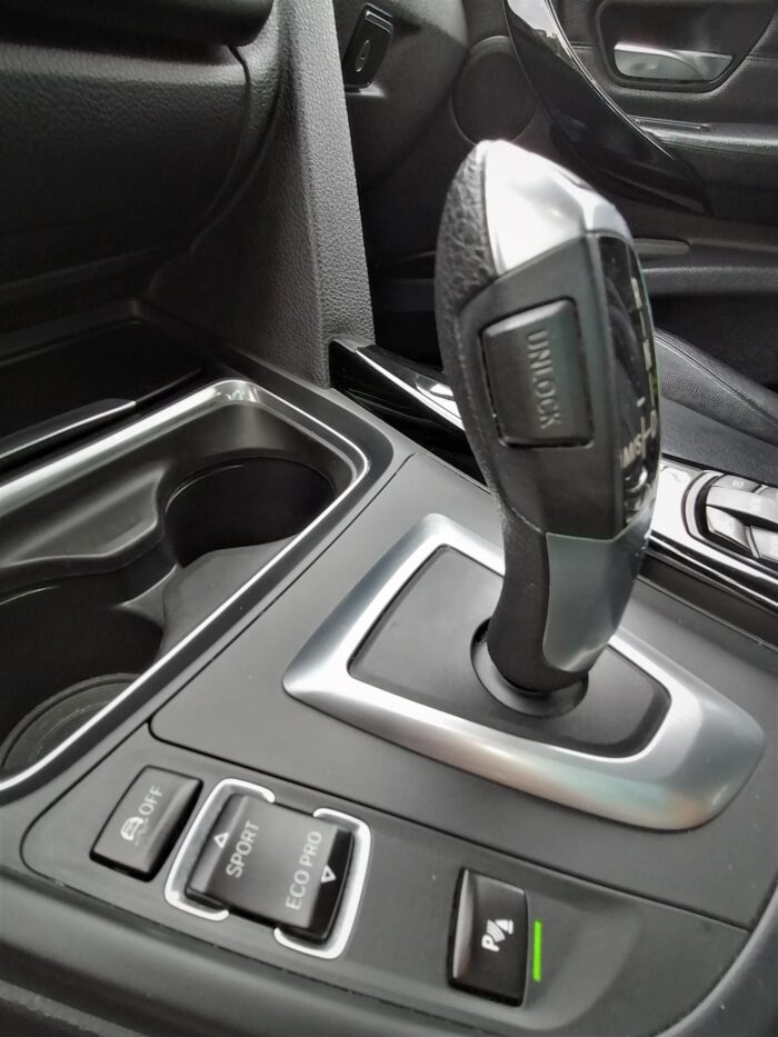 BMW 320 d Touring Steptronic "Sport Line" - Image 56