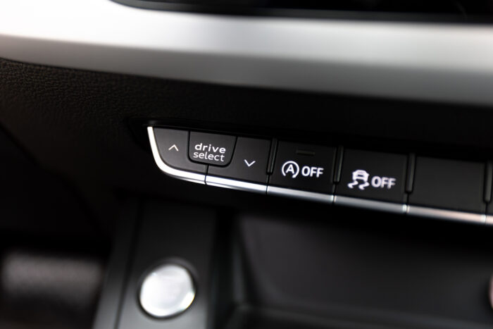 Audi A4 Avant 2,0 TDI S-tronic - Image 12