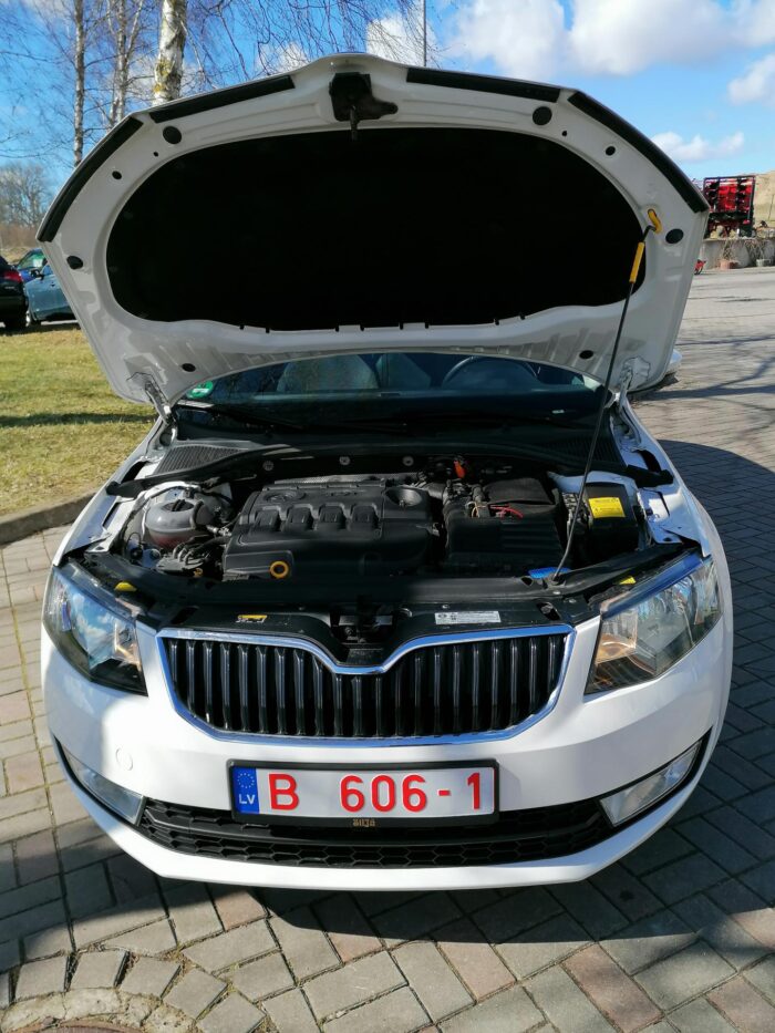 Skoda Octavia Combi 2,0 TDI Green tec "Ambition" - Image 25