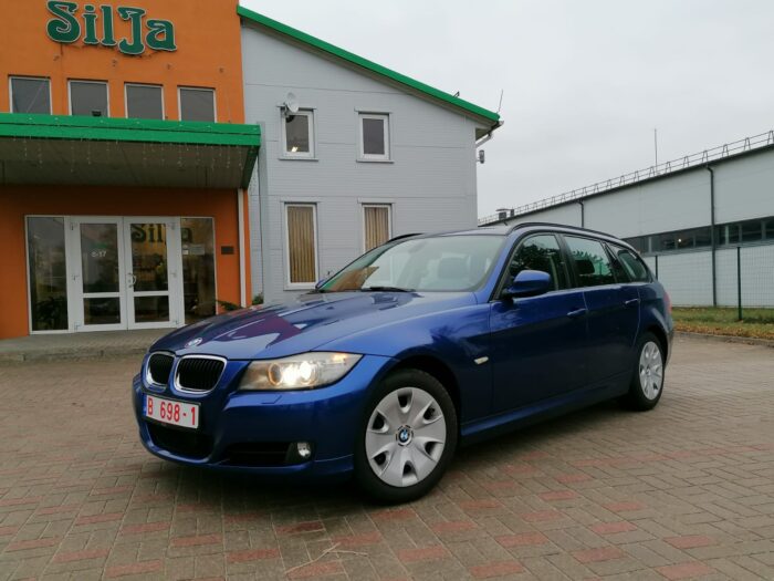 3-3 BMW 320 d Touring Steptronic - Image 10