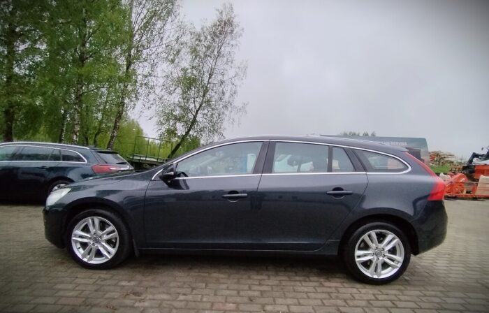 Volvo V60 2,4 D5 Geartronic "Summum" - Image 4