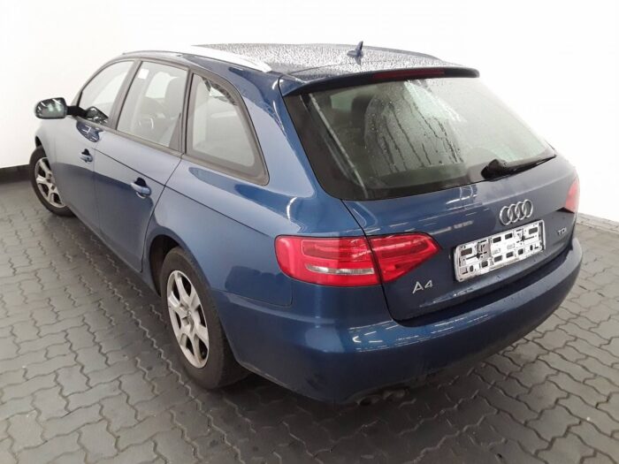 Audi A4 Avant 2,0 TDI Multitronic "Attraction" - Image 30