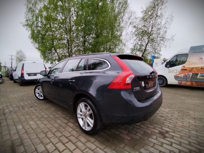 Volvo V60 2,4 D5 Geartronic "Summum" - Image 5