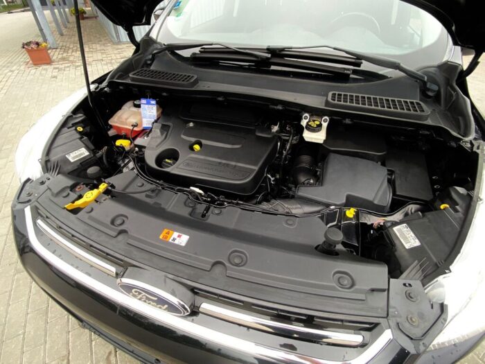 Ford Kuga 2,0 TDCI 4x4 Powershift "Titanium" - Image 6