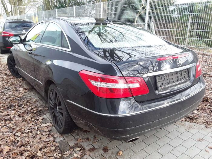 Mercedes-Benz E 350 Coupe CDI BlueEfficiency Automatik "Elegance" - Image 38