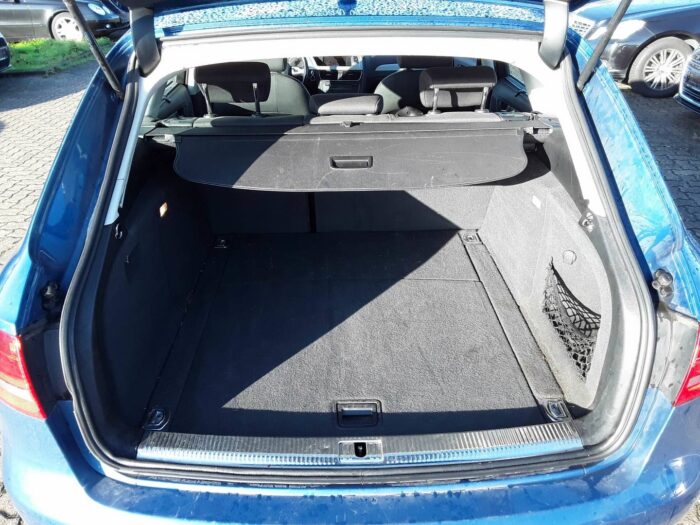Audi A4 Avant 2,0 TDI Multitronic "Attraction" - Image 31