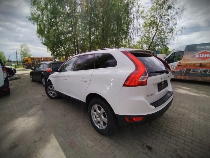 Volvo XC60 AWD 2,4 Diesel Geartronic ,,Momentum " - Image 6