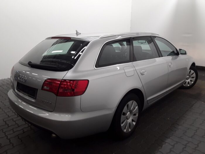 Audi A6 Avant 2,0 TDI - Image 16