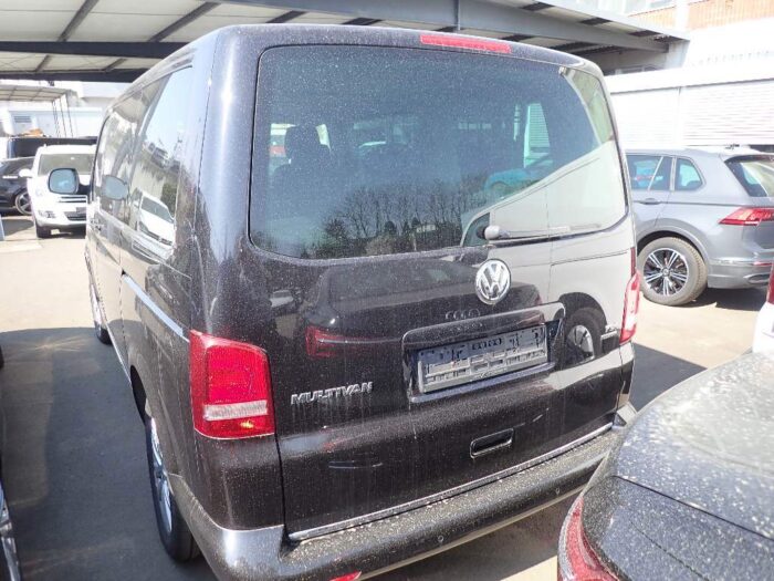 VW T5 Multivan 2,0 TDI 4Motion Automatik "Highline" - Image 35