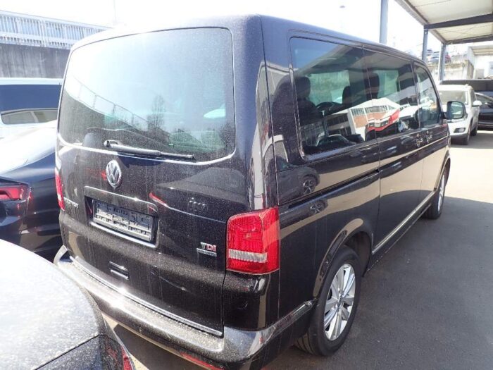 VW T5 Multivan 2,0 TDI 4Motion Automatik "Highline" - Image 36