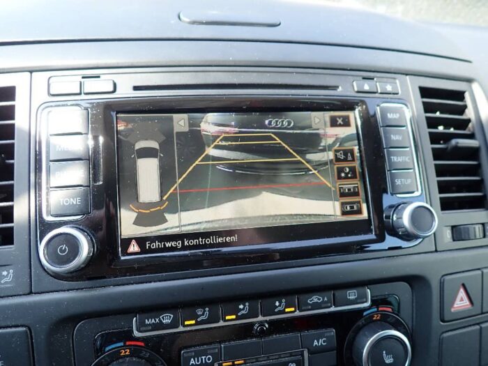 VW T5 Multivan 2,0 TDI 4Motion Automatik "Highline" - Image 31