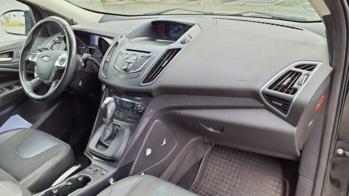 Ford Kuga 2,0 TDCI 4x4 Powershift "Titanium" - Image 37