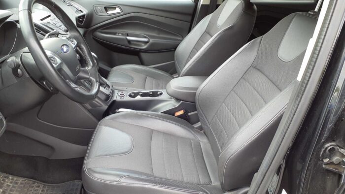 Ford Kuga 2,0 TDCI 4x4 Powershift "Titanium" - Image 32