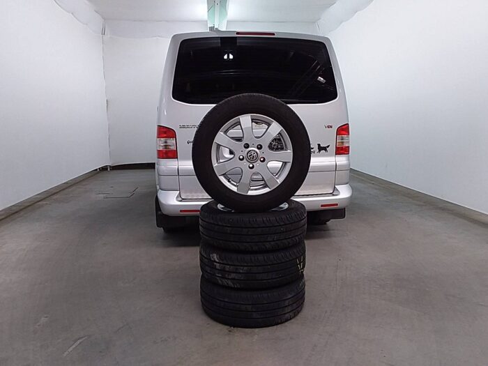 VW T5 Multivan 2,5 TDI - Image 24