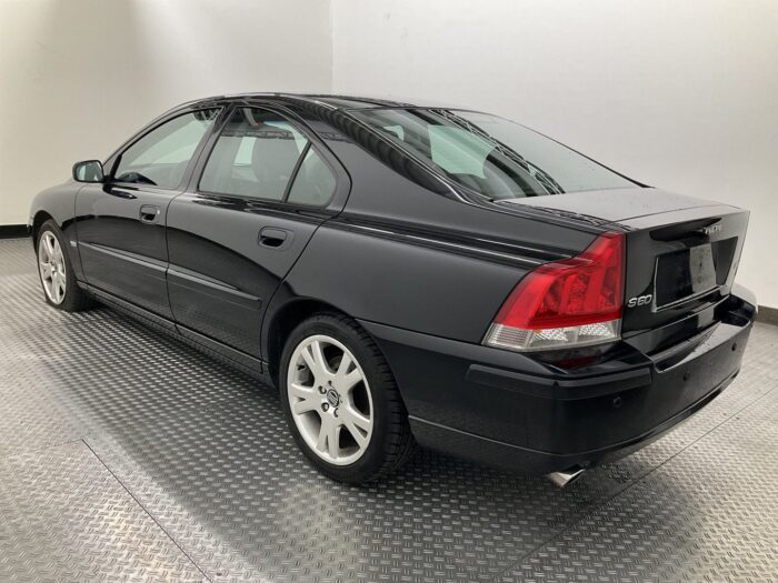 Volvo S60 2,4 D5 "Momentum" - Image 36