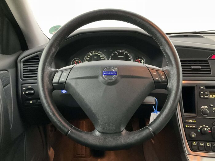 Volvo S60 2,4 D5 "Momentum" - Image 32