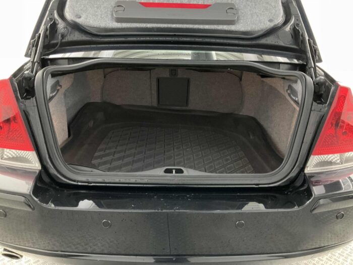 Volvo S60 2,4 D5 "Momentum" - Image 37