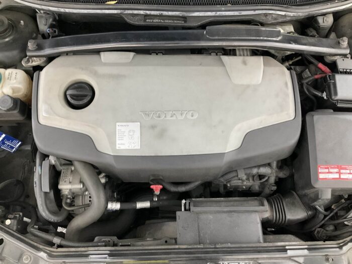 Volvo S60 2,4 D5 "Momentum" - Image 34