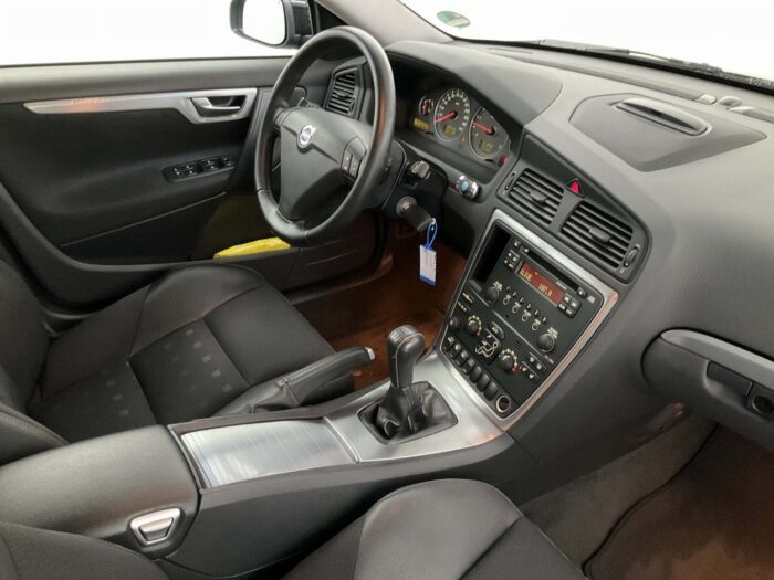 Volvo S60 2,4 D5 "Momentum" - Image 42