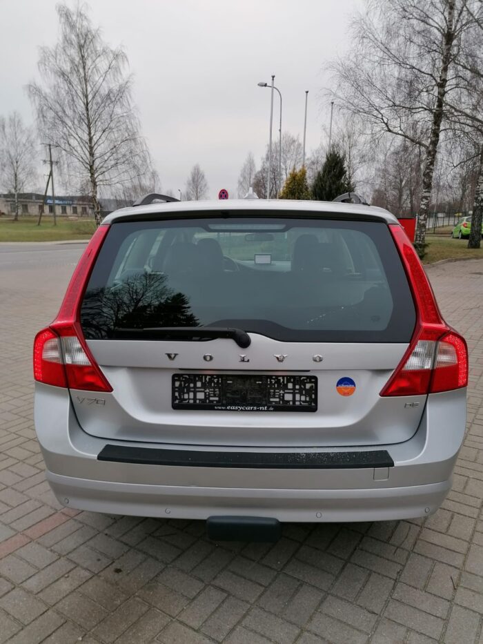 Volvo V70 2,4 D5 Automatik „Momentum“ - Image 6