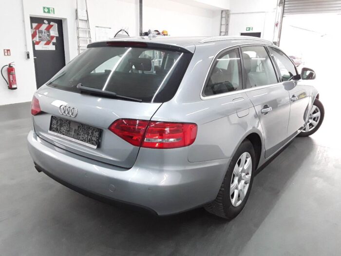 Audi A4 Avant 2,0 TDI "Ambiente" - Image 37